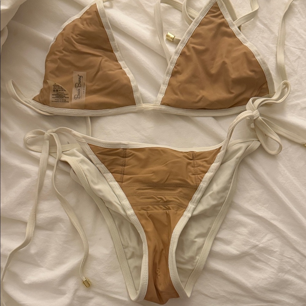 Beach Bunny - HARD SUMMER BIKINI TOP and BOTTOM IN PASTEL MULTI - size M - Picture 3 of 4